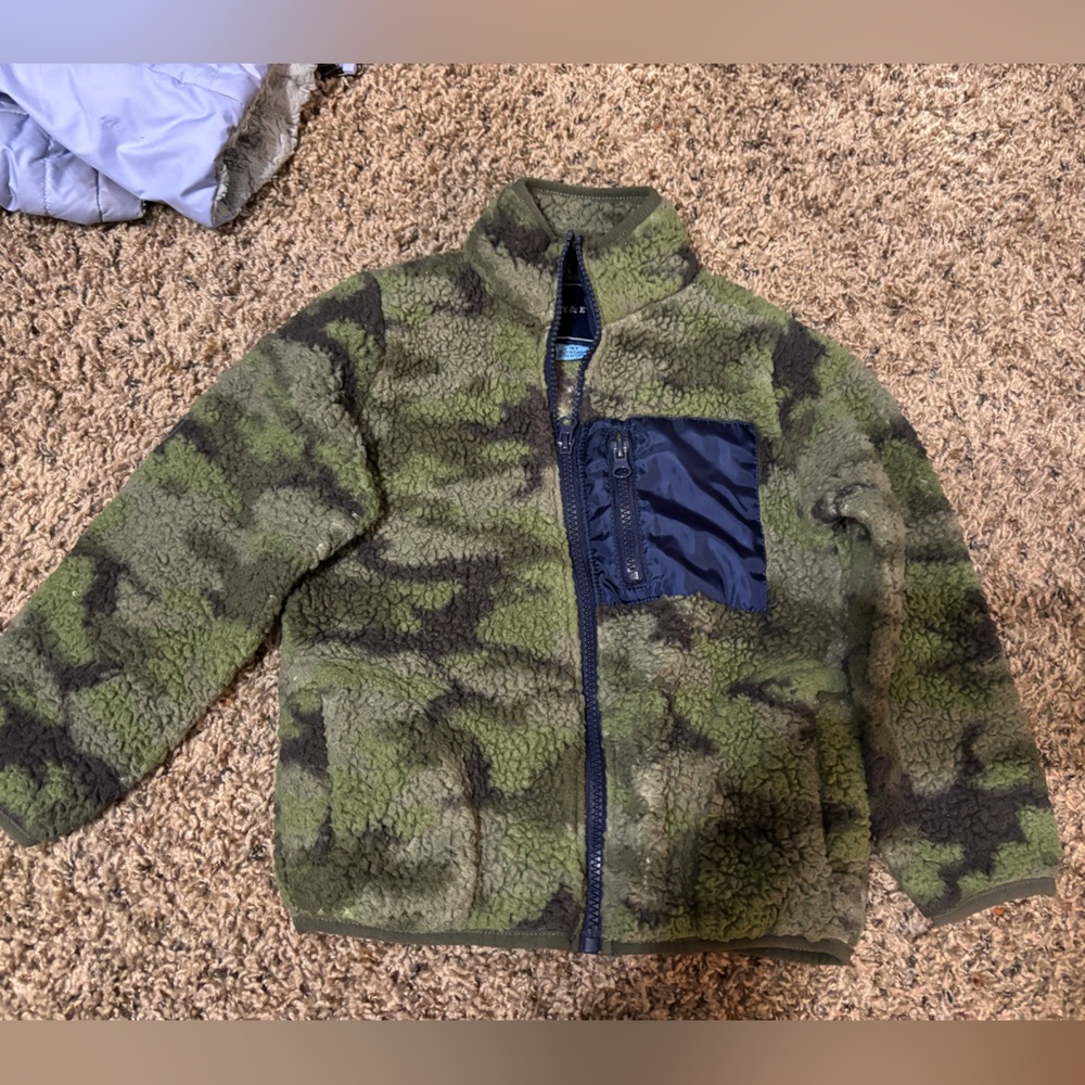 Camouflage zip up
